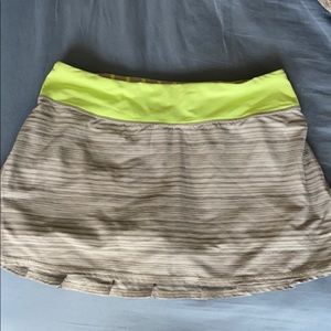 Lululemon Tennis Skirt Grey w Green waistband sz 6